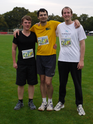3 Läufer nach dem Benefixlauf
